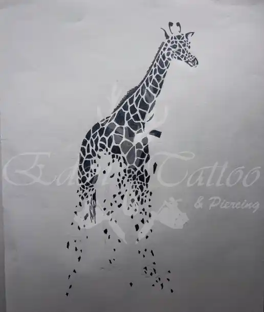 Tatouage girafe design par Eden Tattoo